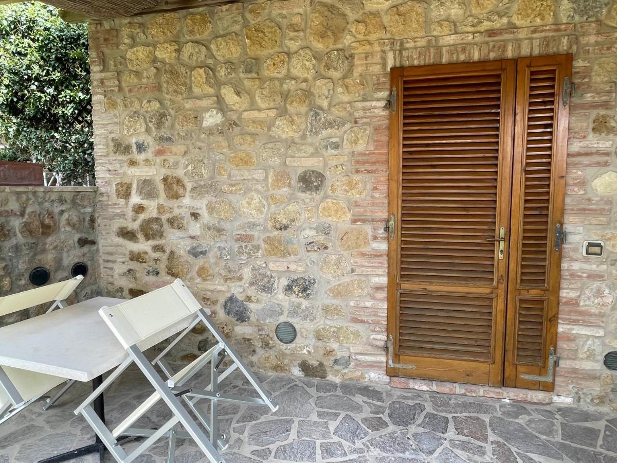 Casa Vacanze Le Case San Gimignano Exterior photo